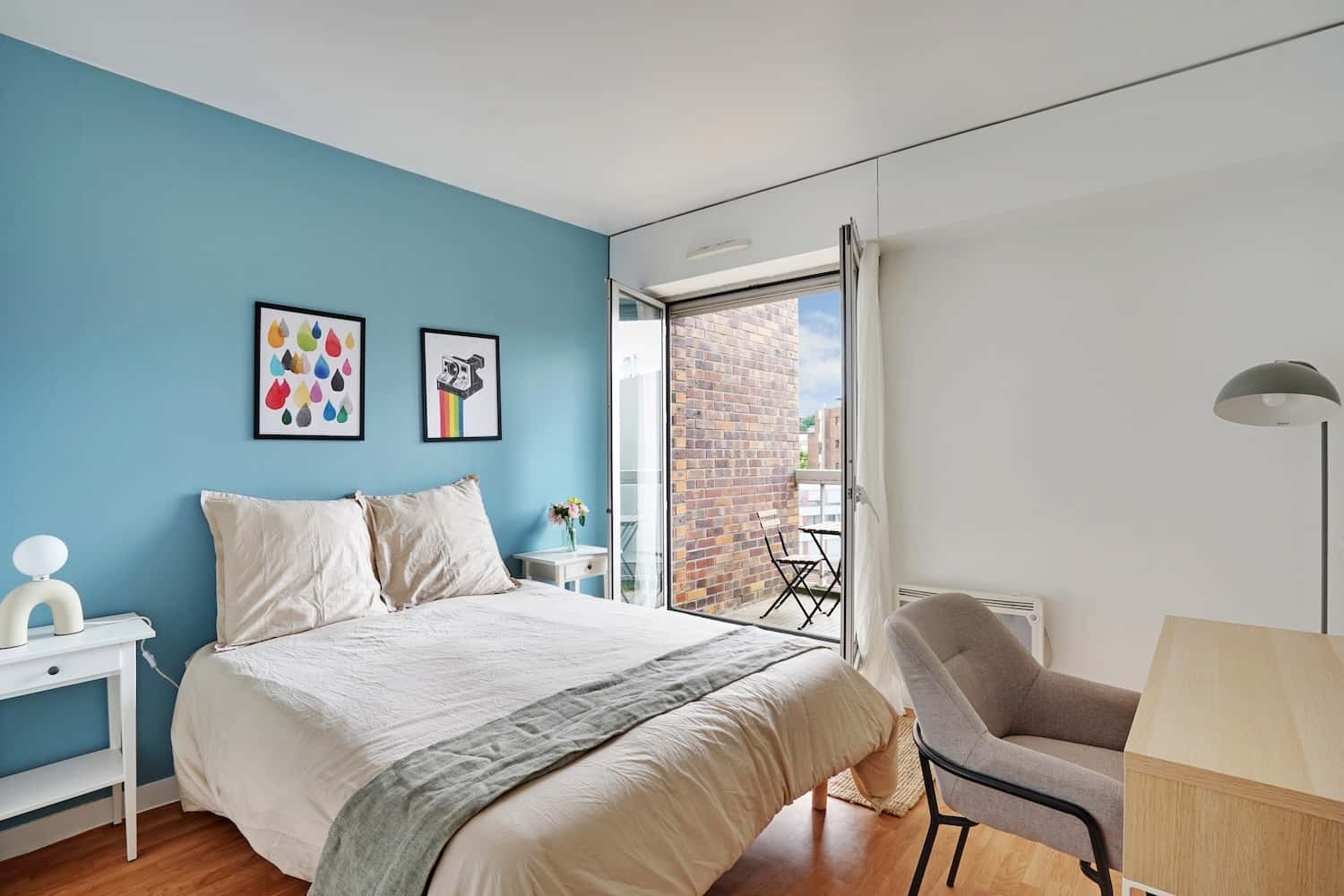 Move into this room with a balcony