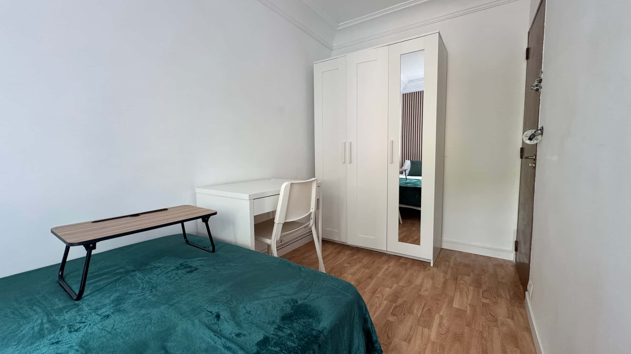 Zimmer in Avenida de Moratalaz, Madrid für 80 m² mit 4 Schlafzimmer