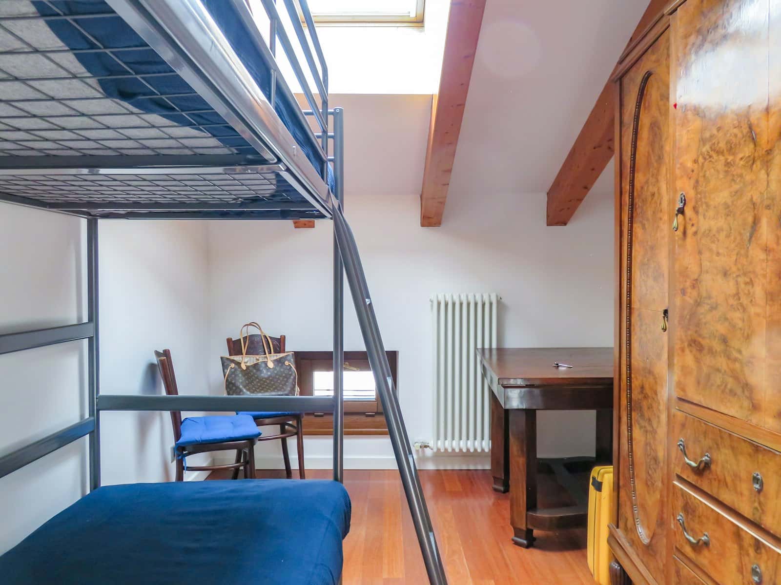 Room in Largo Giosuè Carducci, Trento for 59 m² with 2 bedrooms