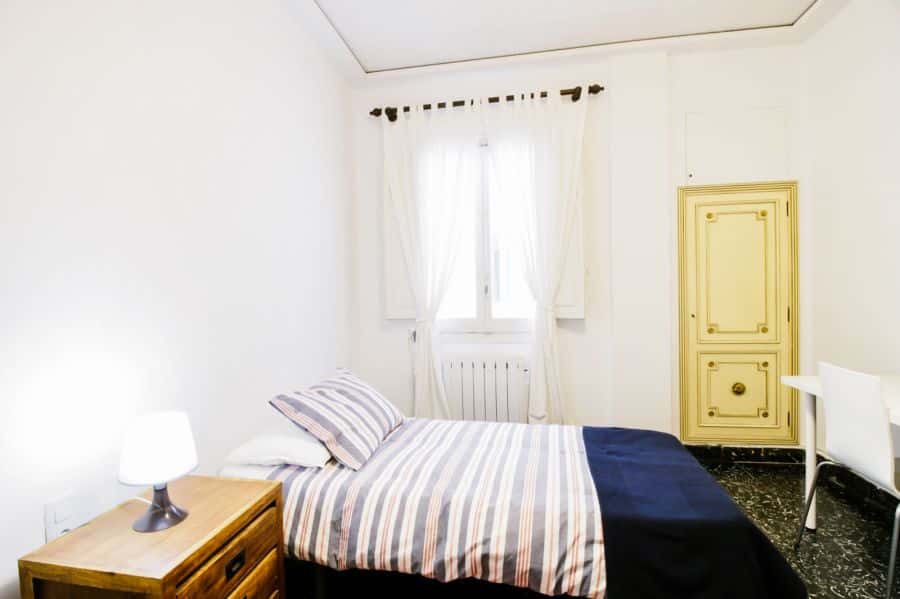 Habitación en piso de 6 habitaciones en La Petxina