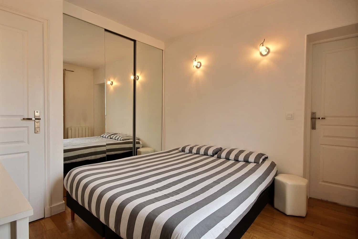 Location Appartement meublé 1 chambre - 32m² - Alma-Marceau - Paris