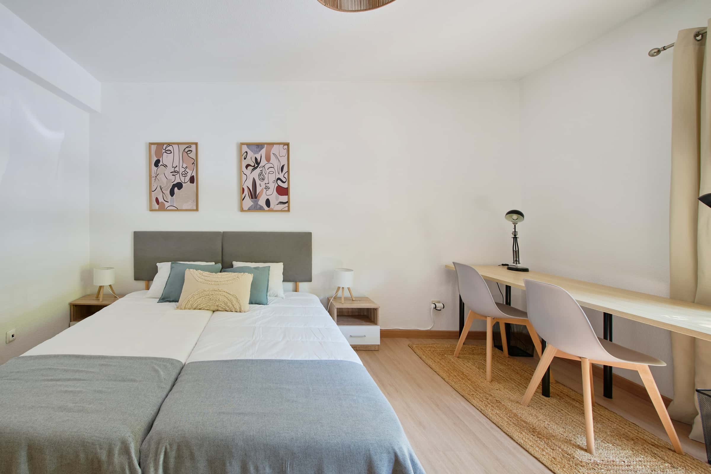 T8#R1 - Bright bedroom in Telheiras