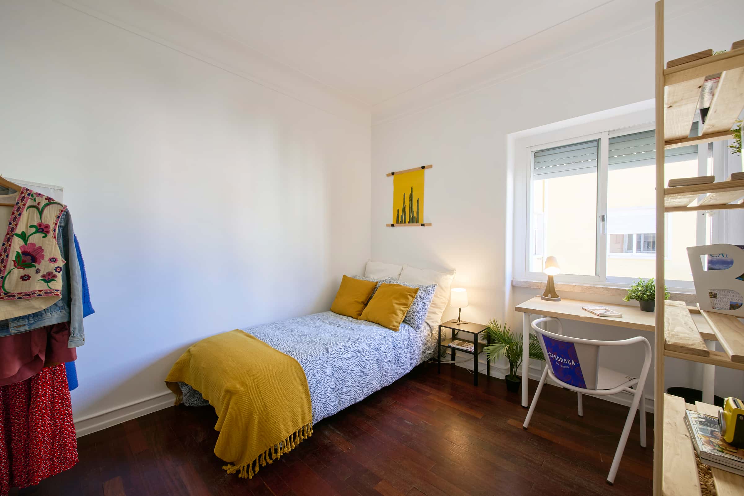 Bedroom in a 5-bedroom apartment in Lisbon - Room 1