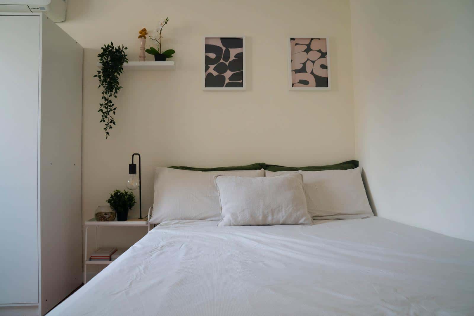 Habitacion privada en Calle Alonso Castrillo , Madrid