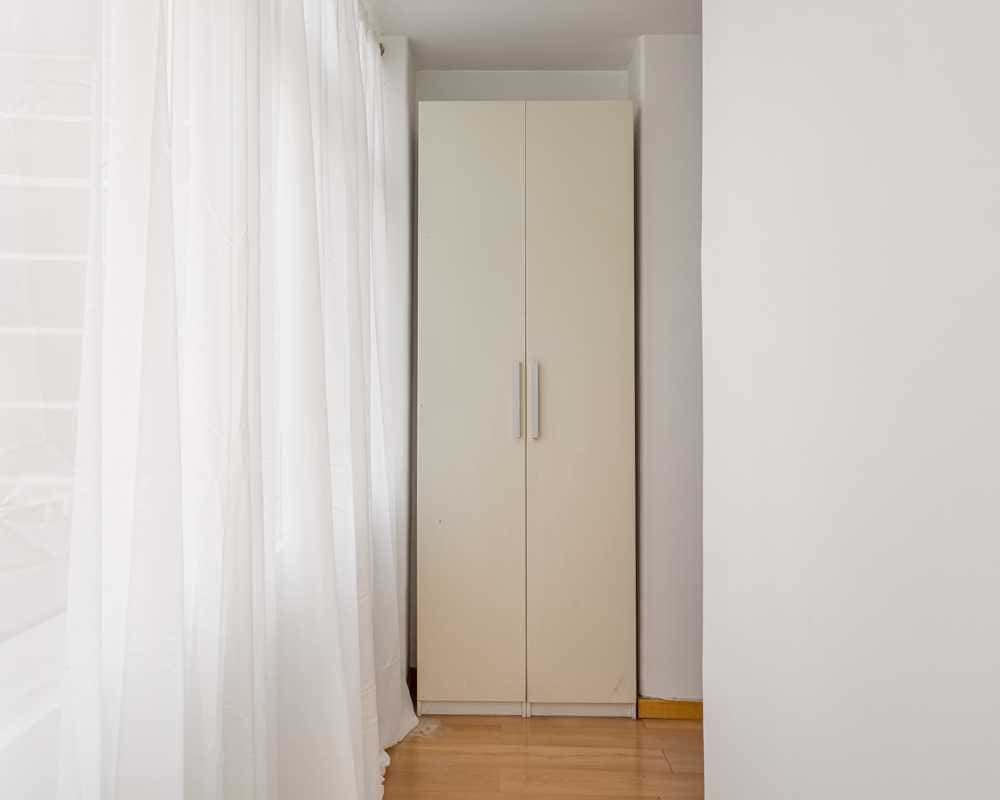 Comfortable room in a 13-bedroom apartment in Arroios, Lisbon - Room 13