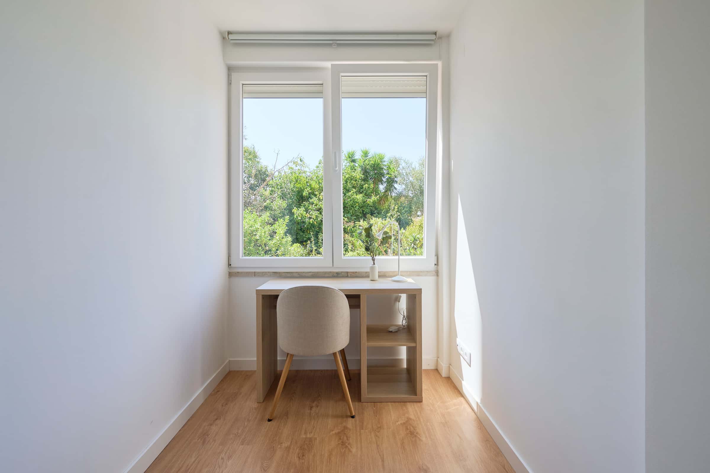 Bedroom in a 4-bedroom apartment in Lisbon - Room 2