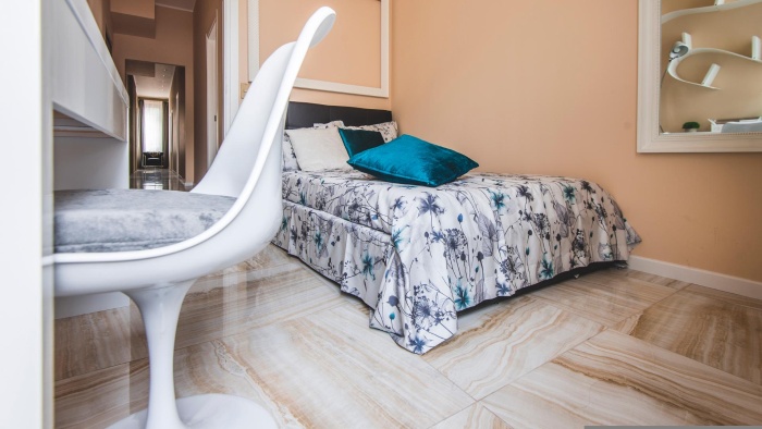 Listing photo thumbnail