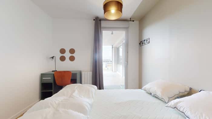 Listing photo thumbnail