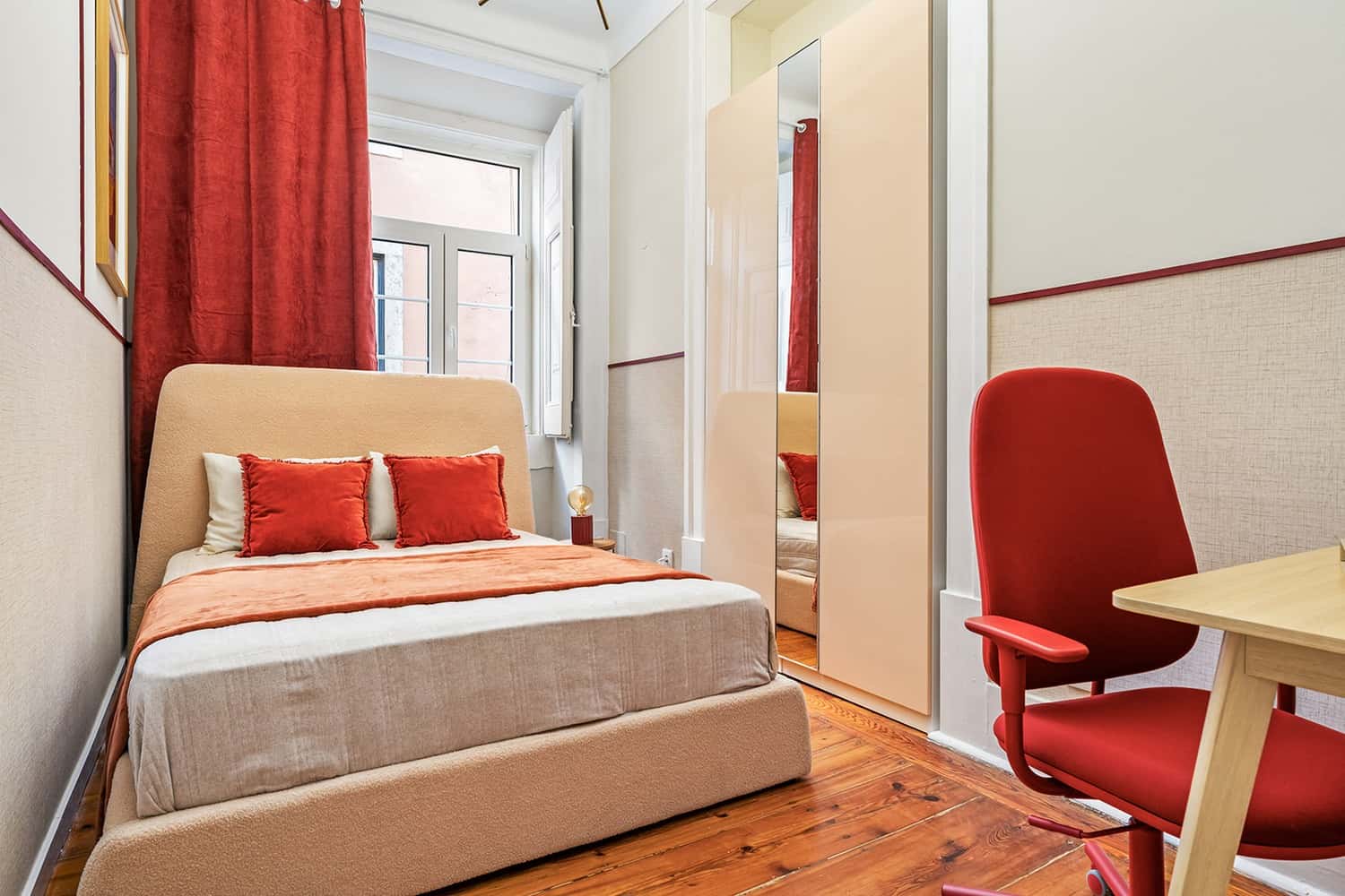 Room 4 - 83. Rua da Emenda 111 1