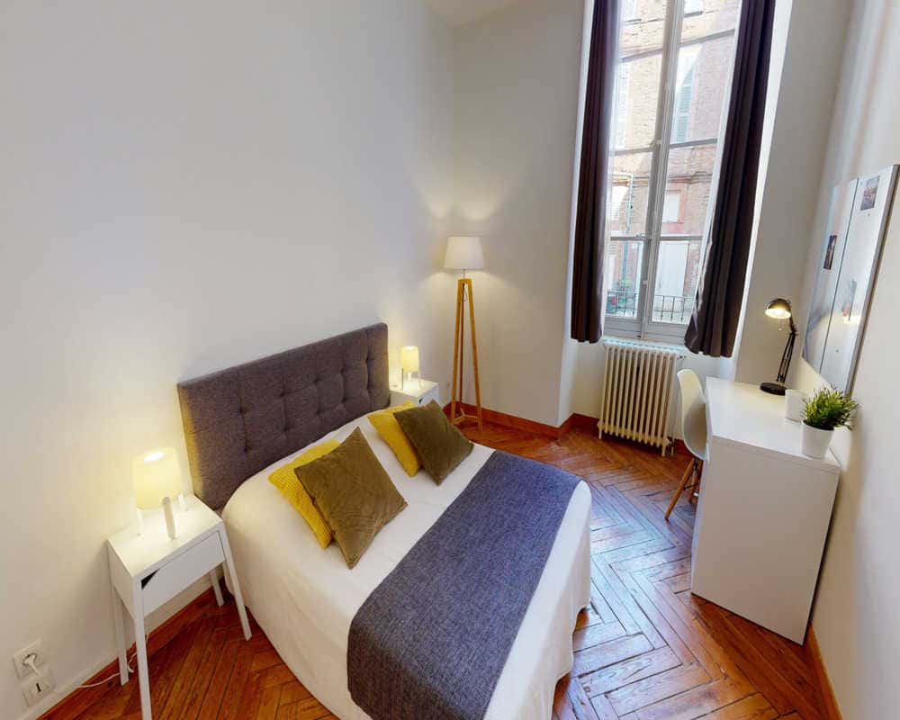 Chambre dans le rue Peyras