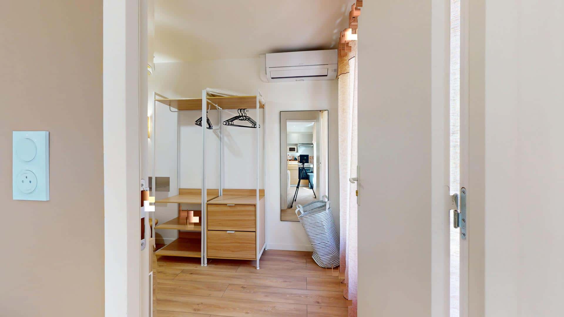 Chambre 1 - CENTRAYRARGUES FAU