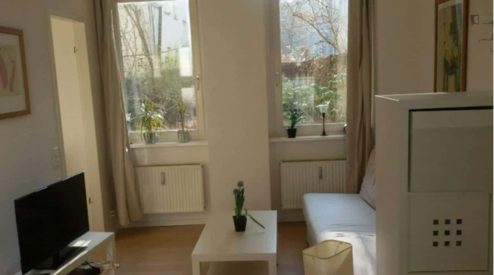 Apartment in Schliemannstraße, Berlin for 26 m² - Foto 1