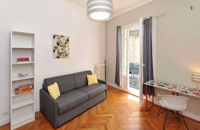 Listing photo thumbnail