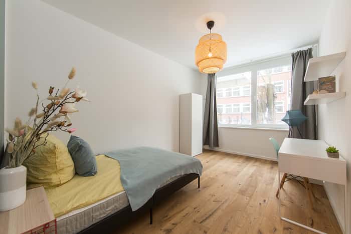 Listing photo thumbnail