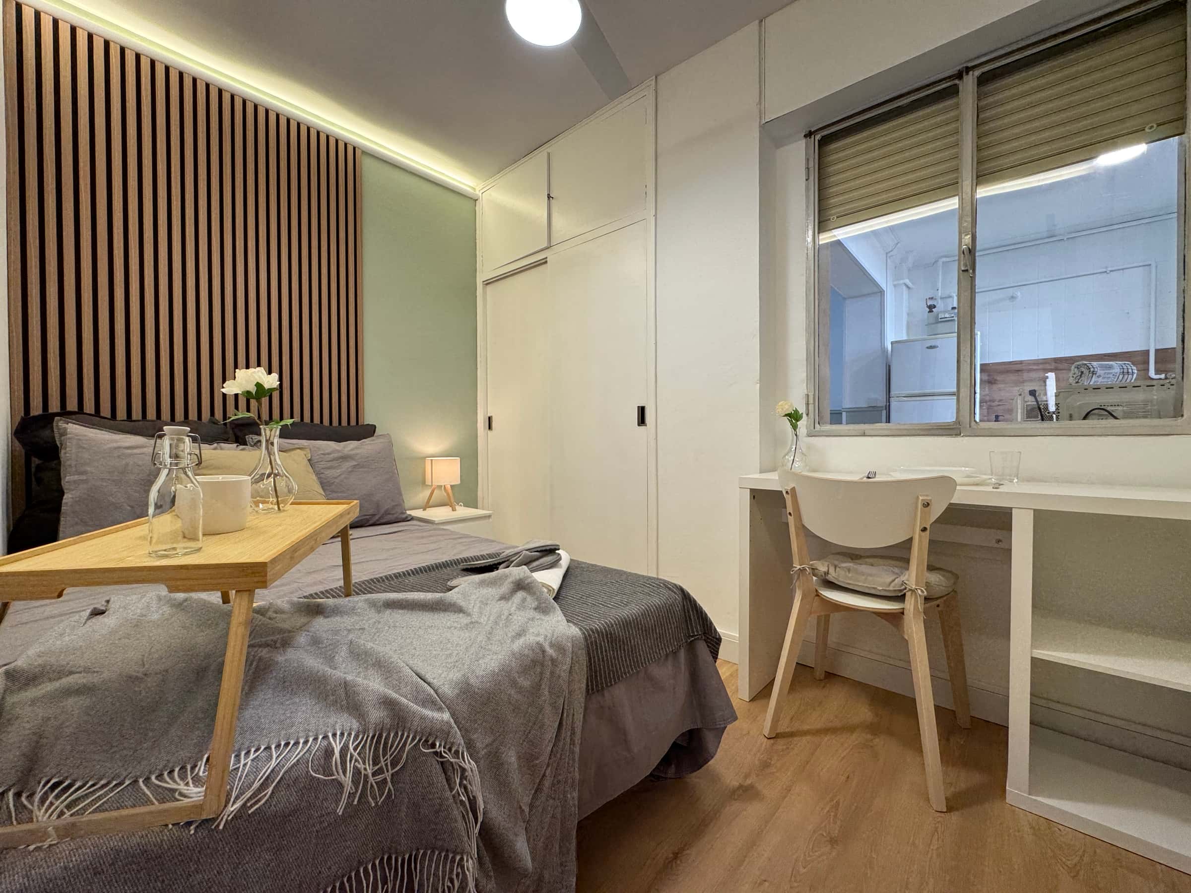 Zimmer in Plaza Villafranca de los Barros, Madrid für 100 m² mit 5 Schlafzimmer