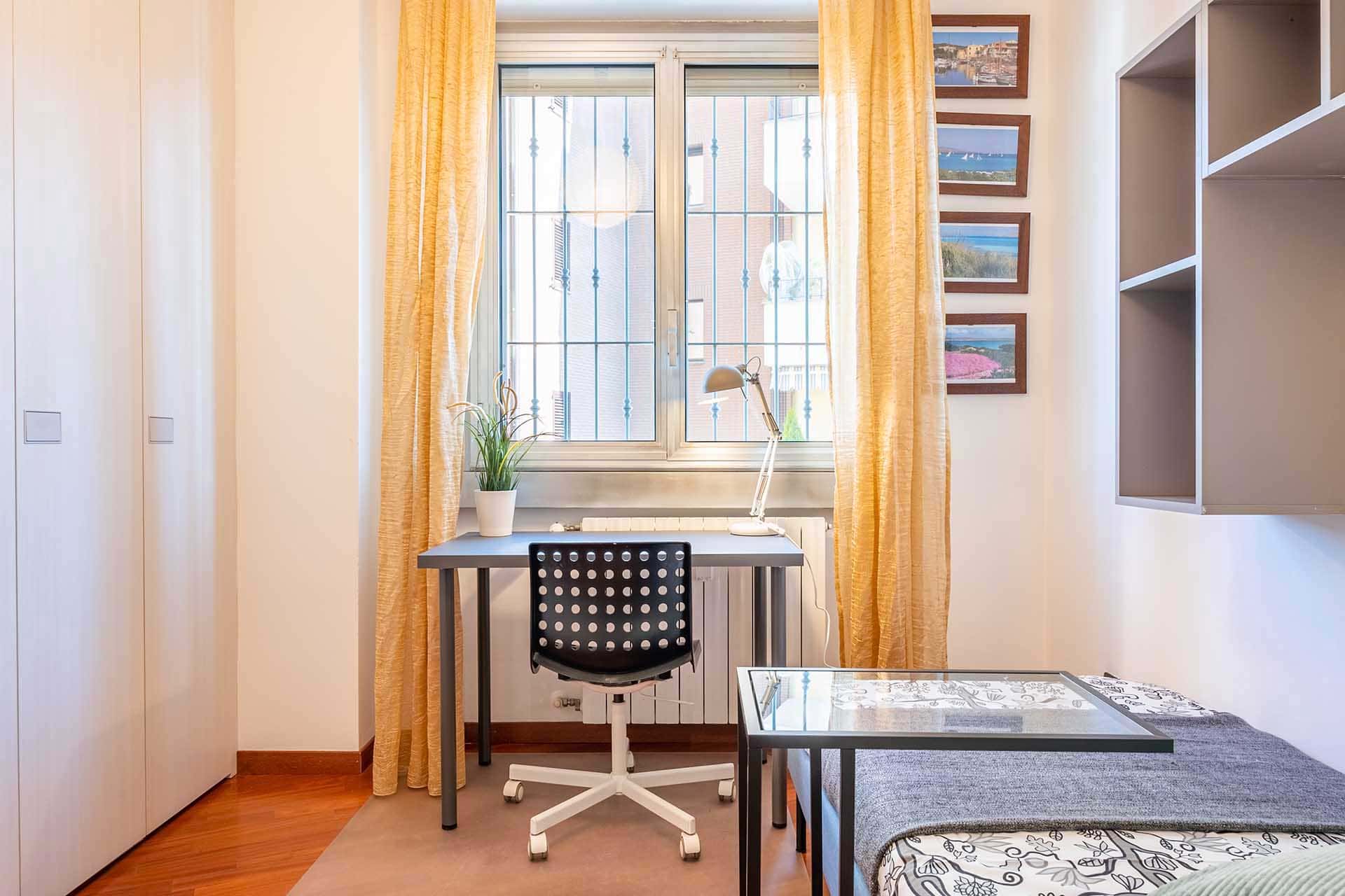 via santa rita da cascia 35  private room s2