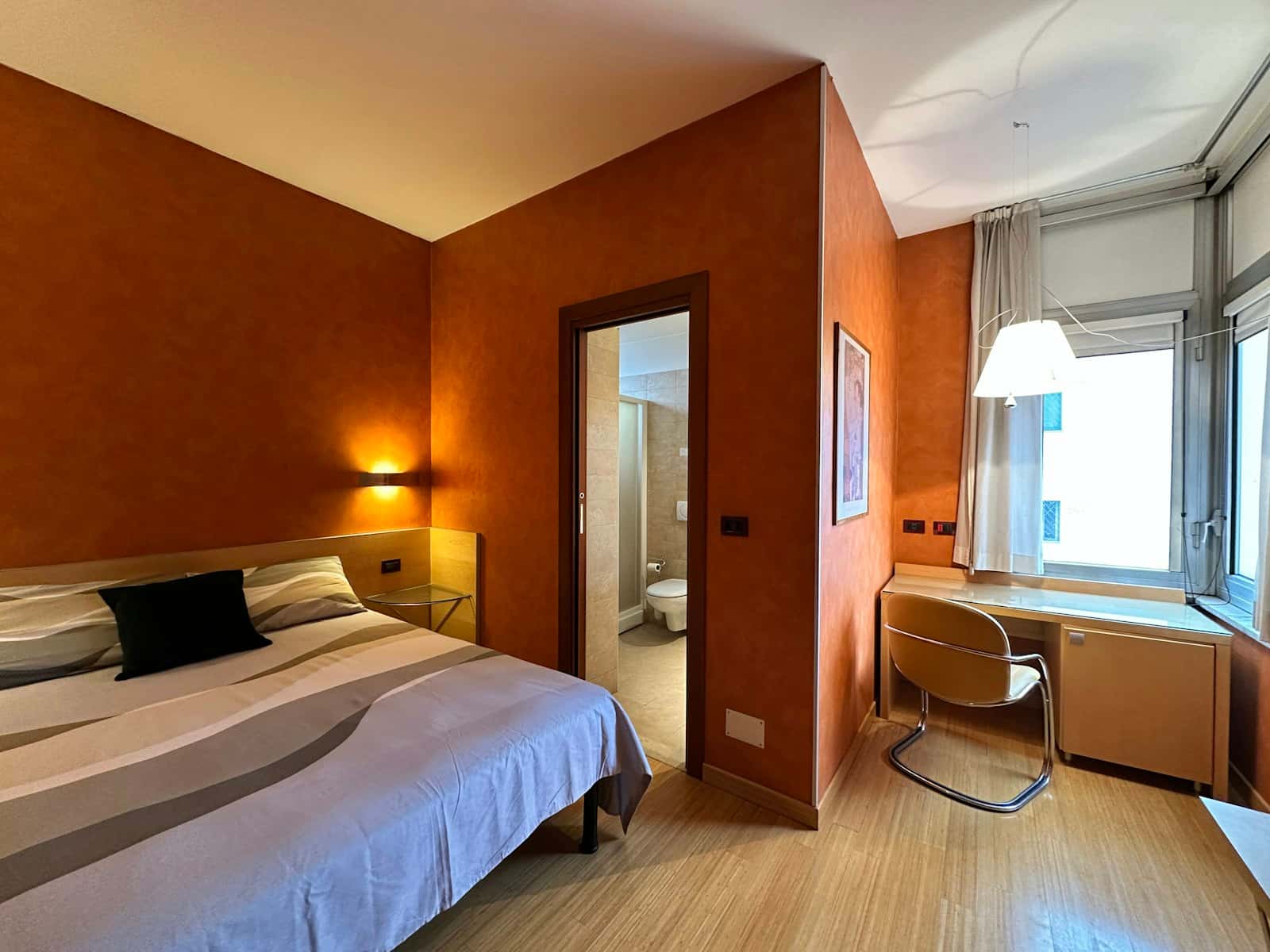 Zimmer in Lungo Dora Napoli, Torino für 1100 m² mit 10 Schlafzimmer