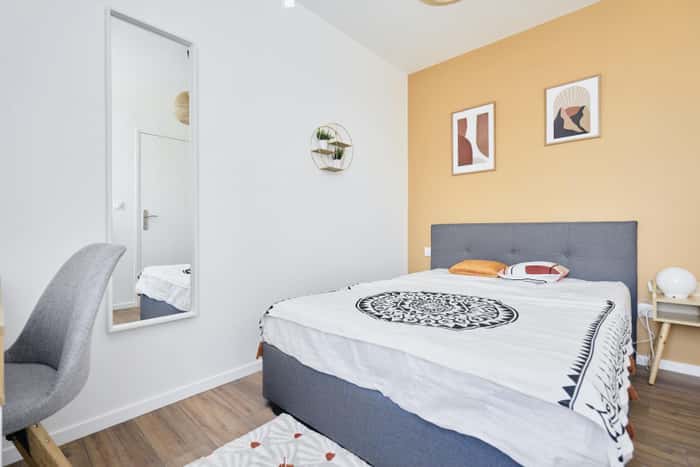 Listing photo thumbnail