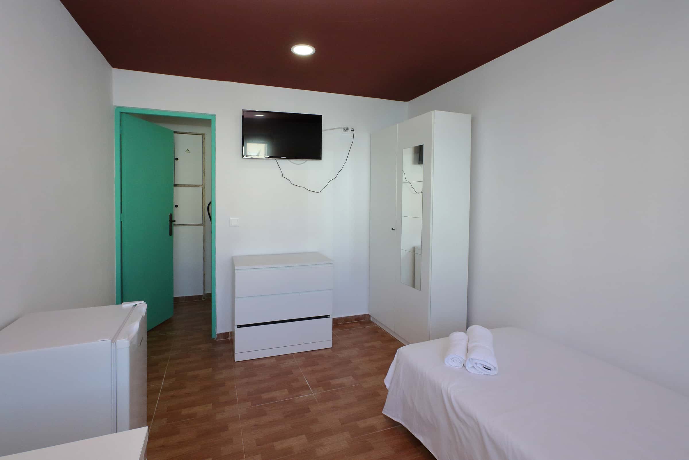 Room in Rua Ferreira Lapa, Lisbon (Students only)