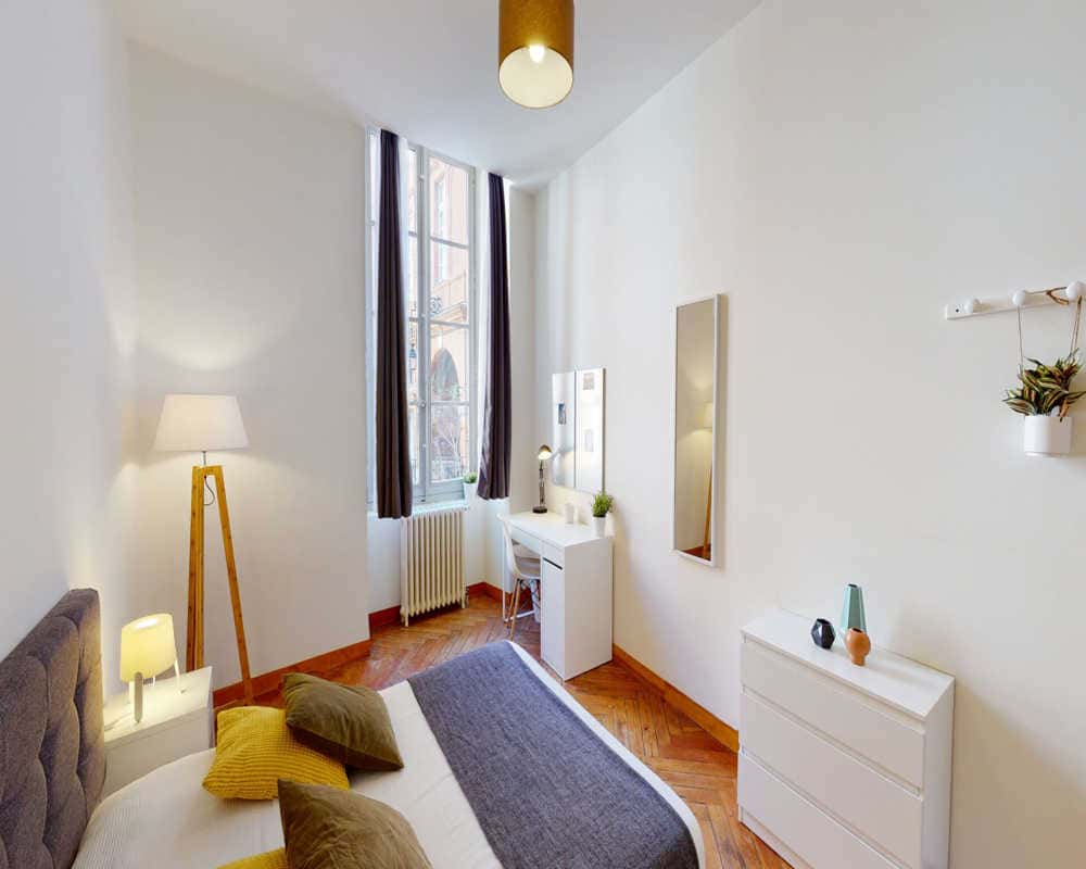 Chambre dans le rue Peyras