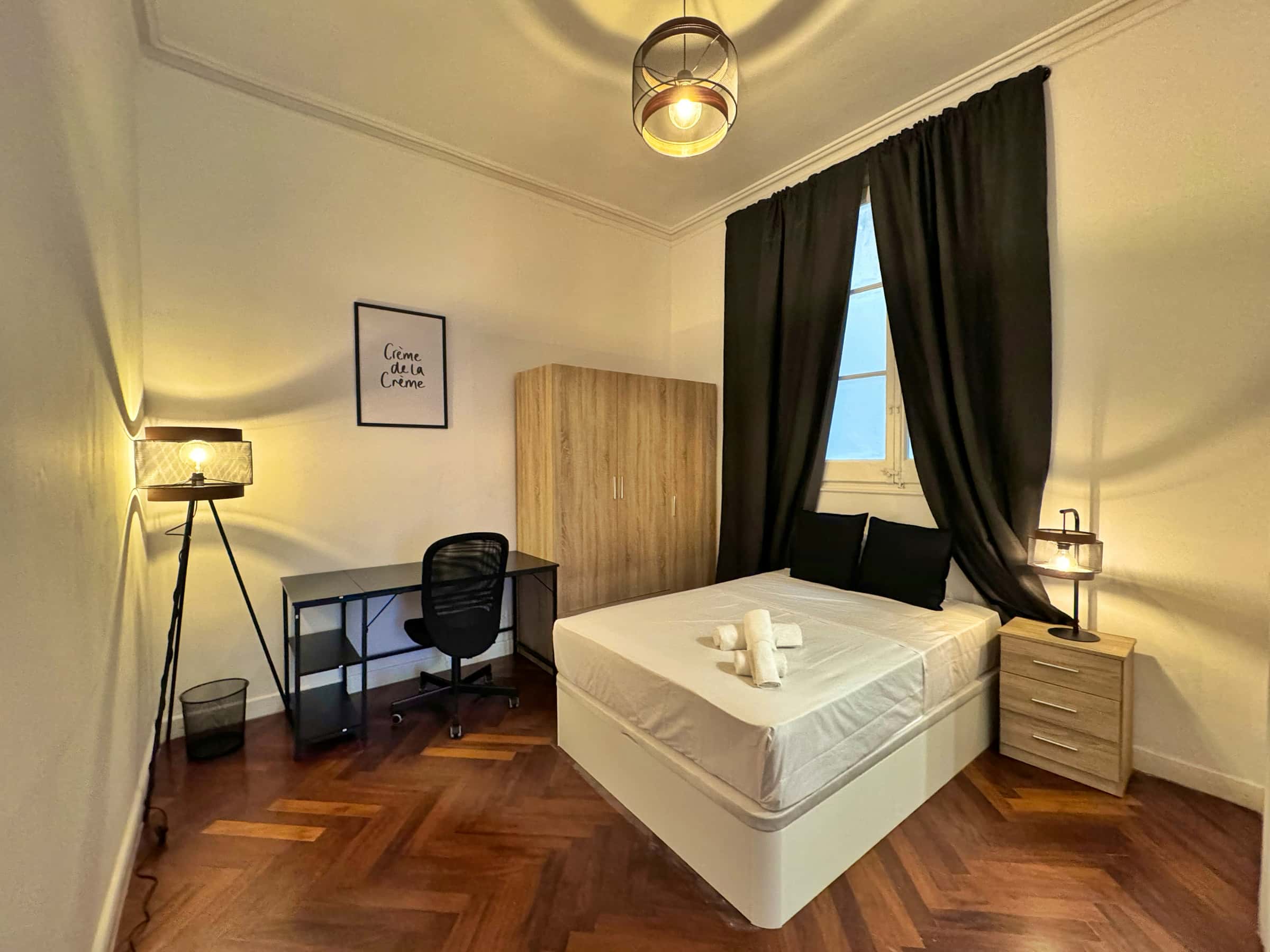 Carrer de Pau Claris - ROOM 5 - Pau claris 153