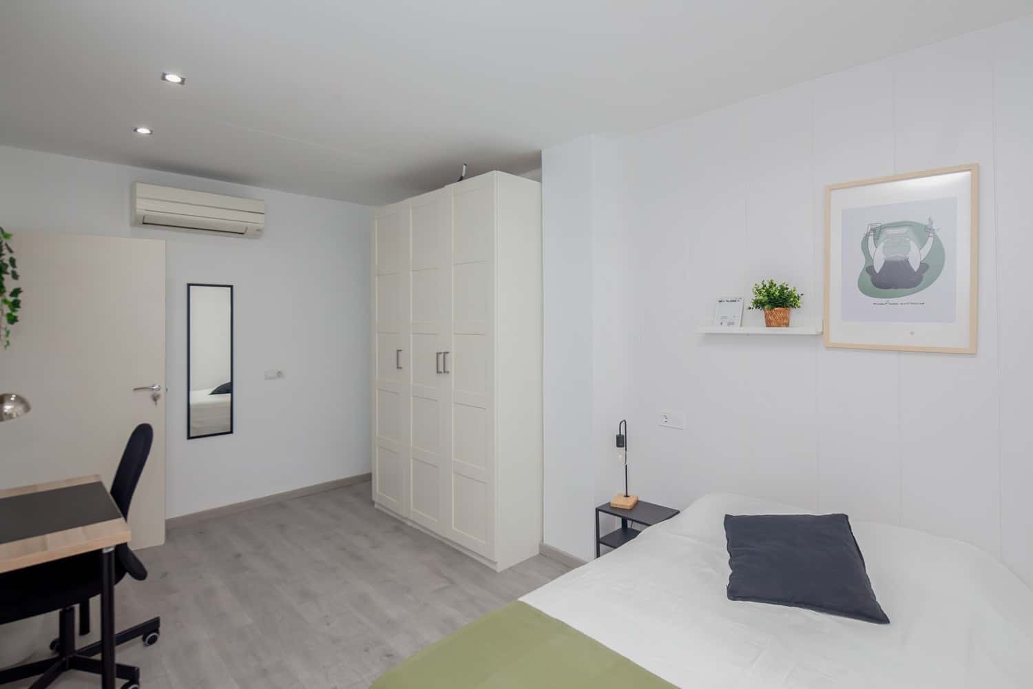 H4 - Avenida del Puerto 118, 1º puerta 2 - (5H2B), LF, VLC