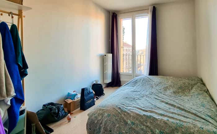 Listing photo thumbnail