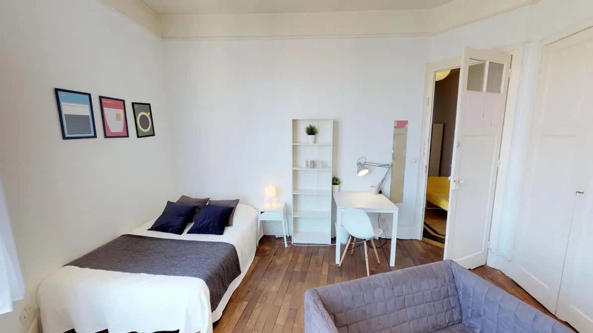Room in Boulevard des Tchécoslovaques, Lyon for 68 m² with 3 bedrooms