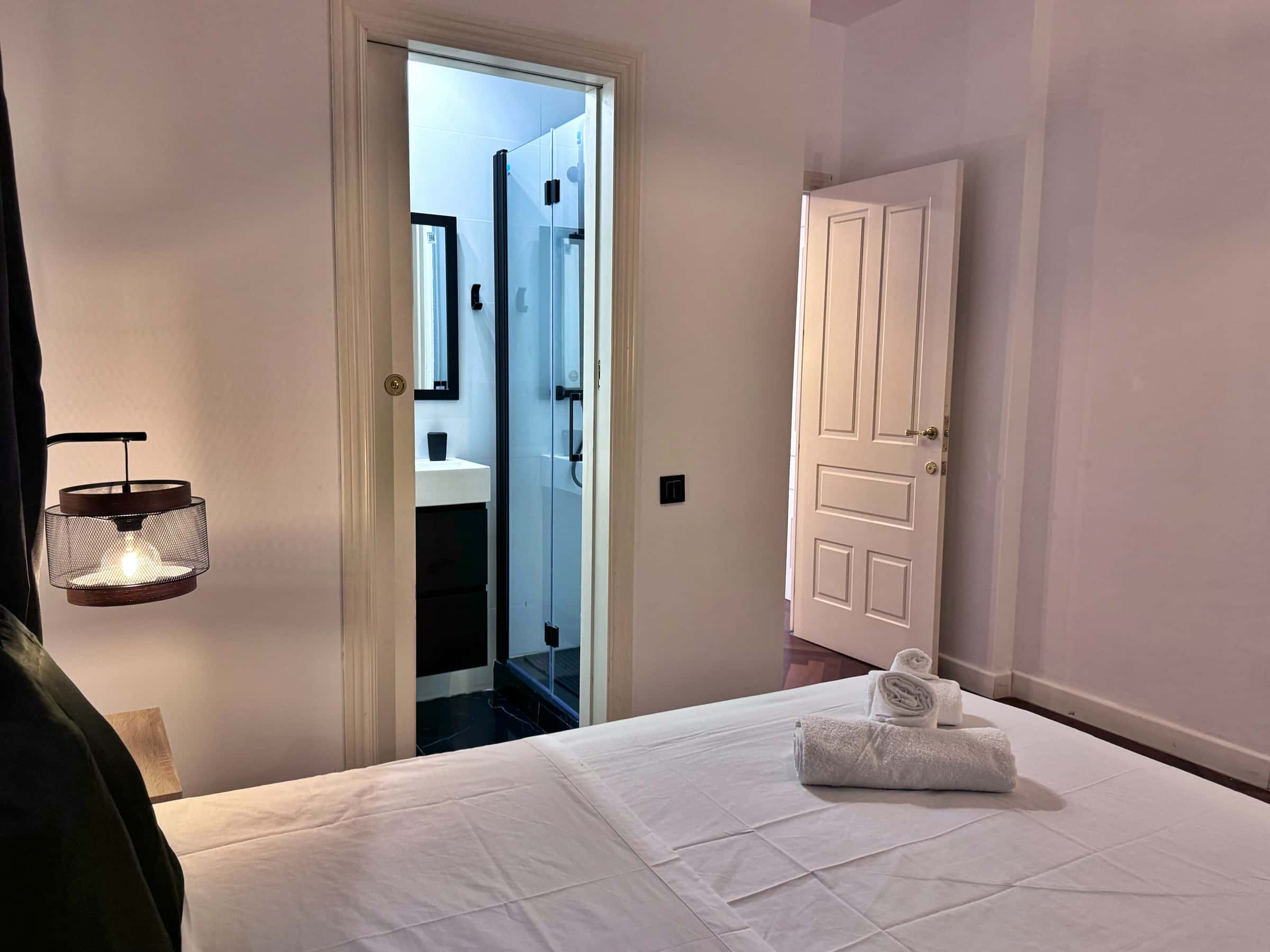 Carrer de Pau Claris - ROOM 5 - Pau claris 153