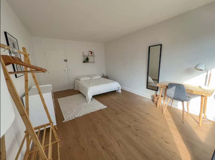 Listing photo thumbnail