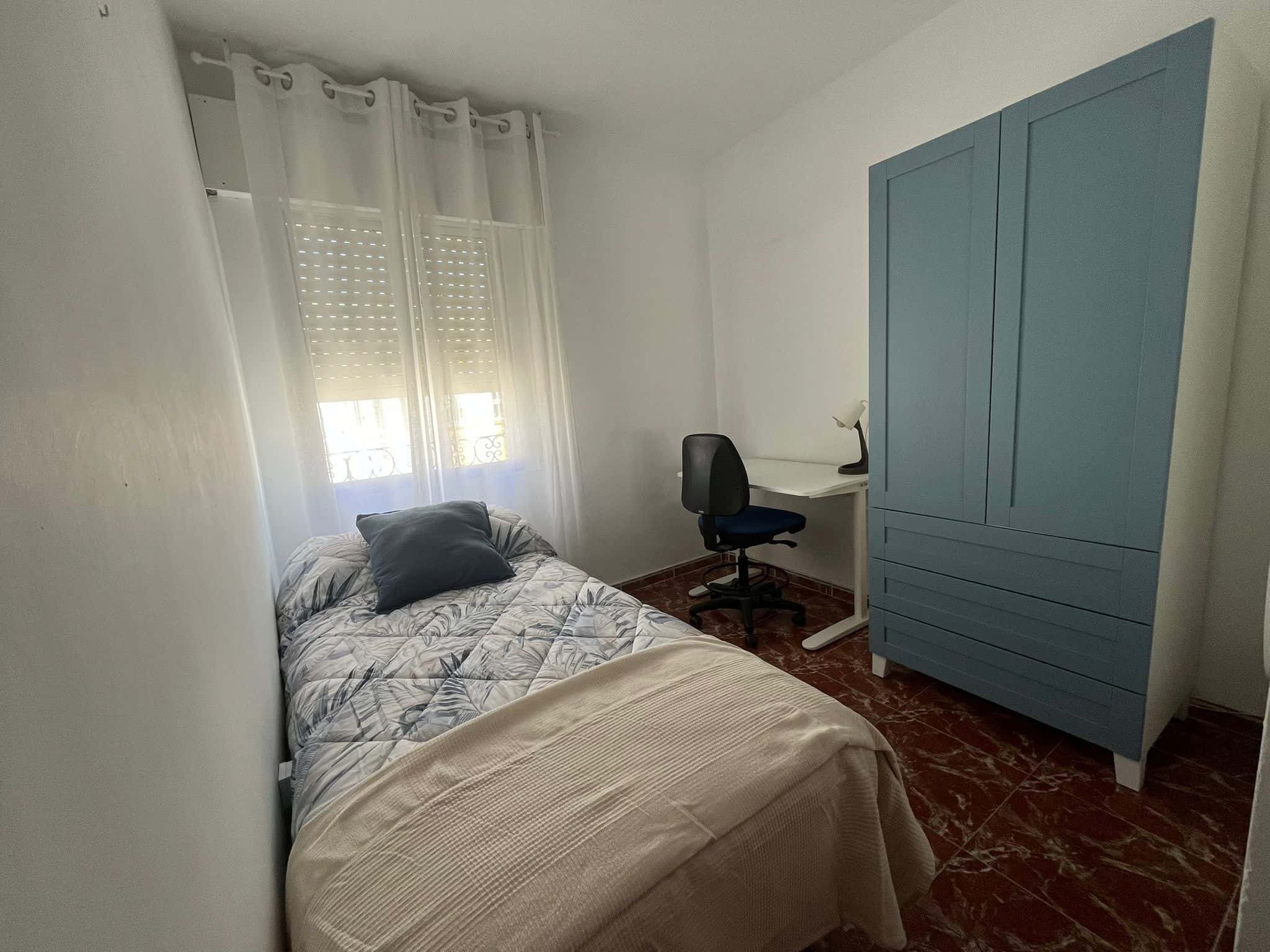 Habitación en Grupo Nuestra Señora del Amparo, Sevilla