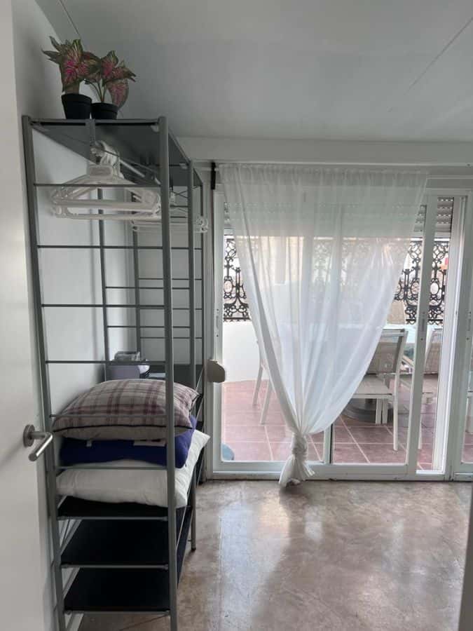 Habitación en piso de 2 habitaciones en Ciutat Vella