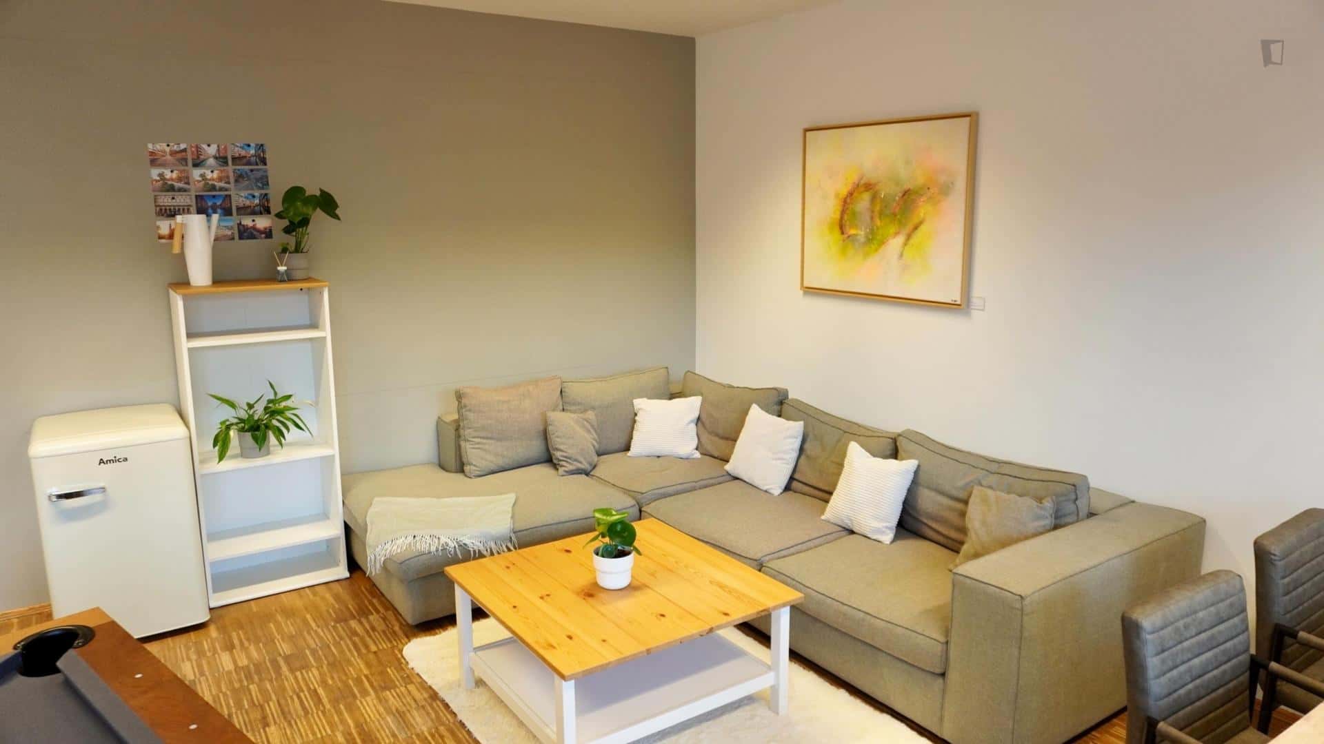 Room in Grindelallee, Hamburg for 240 m² with 5 bedrooms - Photo 1
