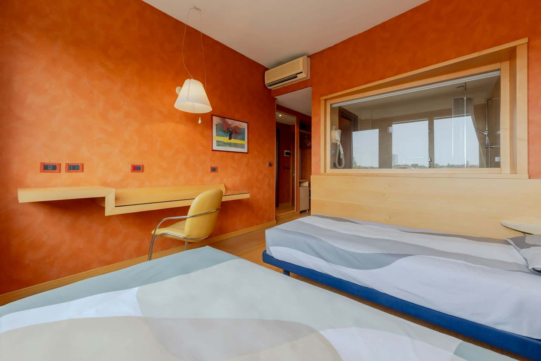Chambre dans Lungo Dora Napoli, Torino pour 1100 m² avec 10 chambres