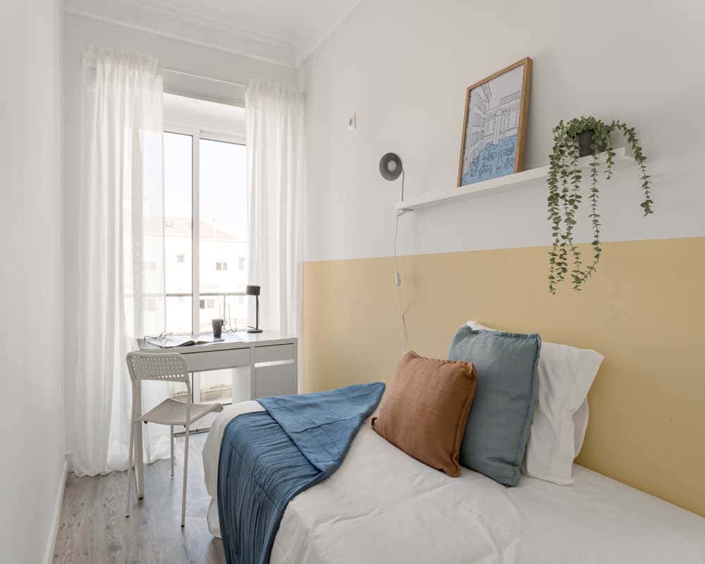 Room in 7-bedroom apartment in Alvalade, Lisbon - Room 2