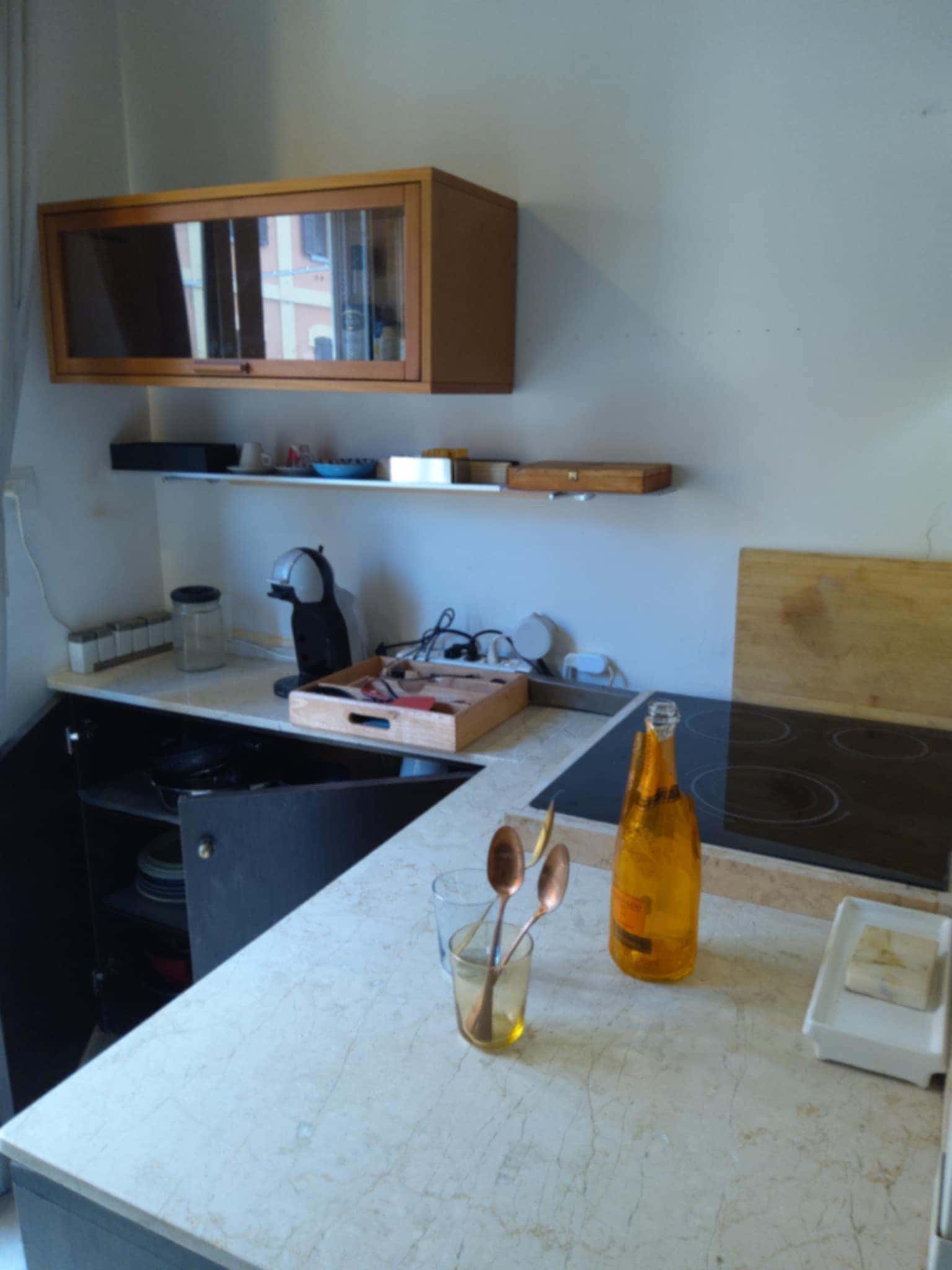 Chambre dans Via Giuseppe Mezzofanti, Bologna pour 105 m² avec 4 chambres