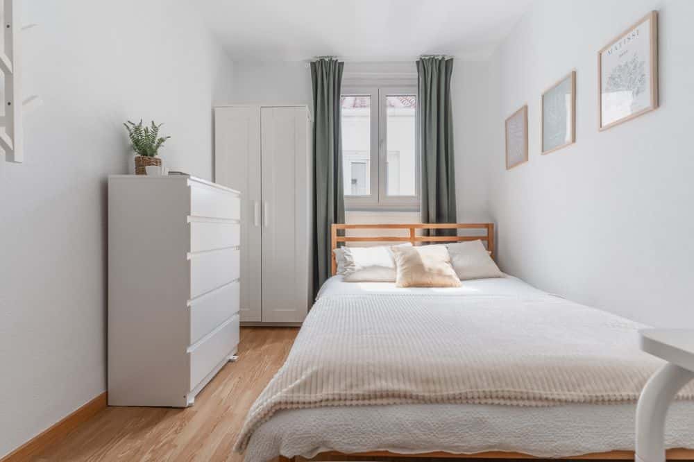 Espaciosa habitación doble en Bailén