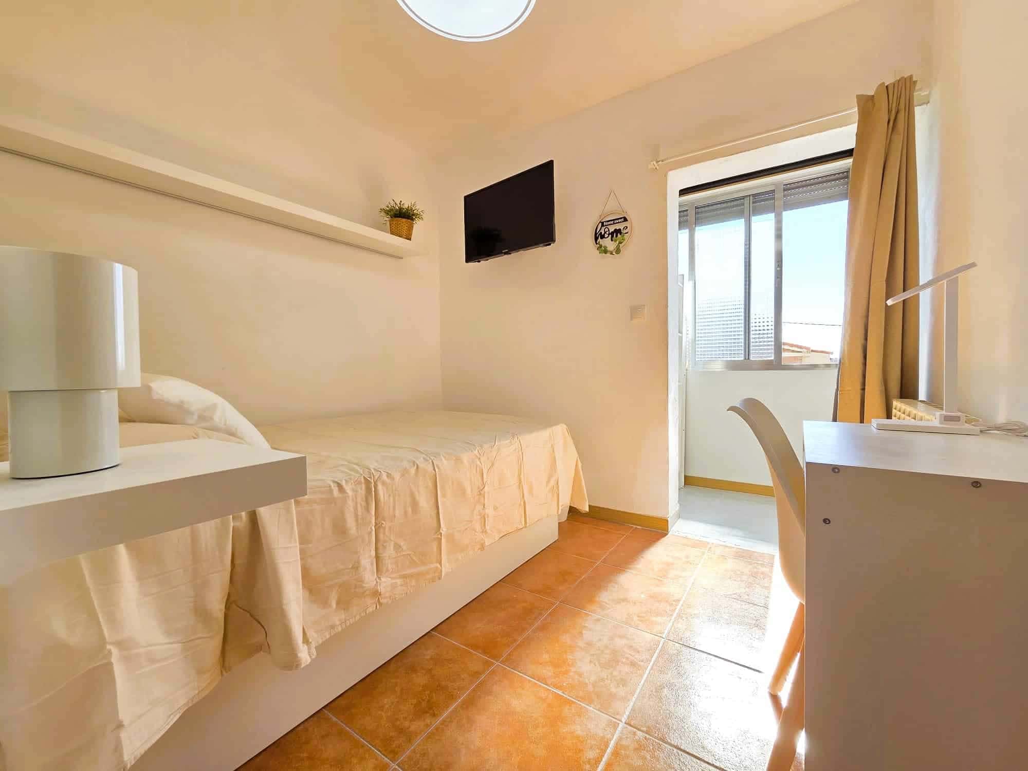 Habitacion privada en Vélez Málaga , Madrid