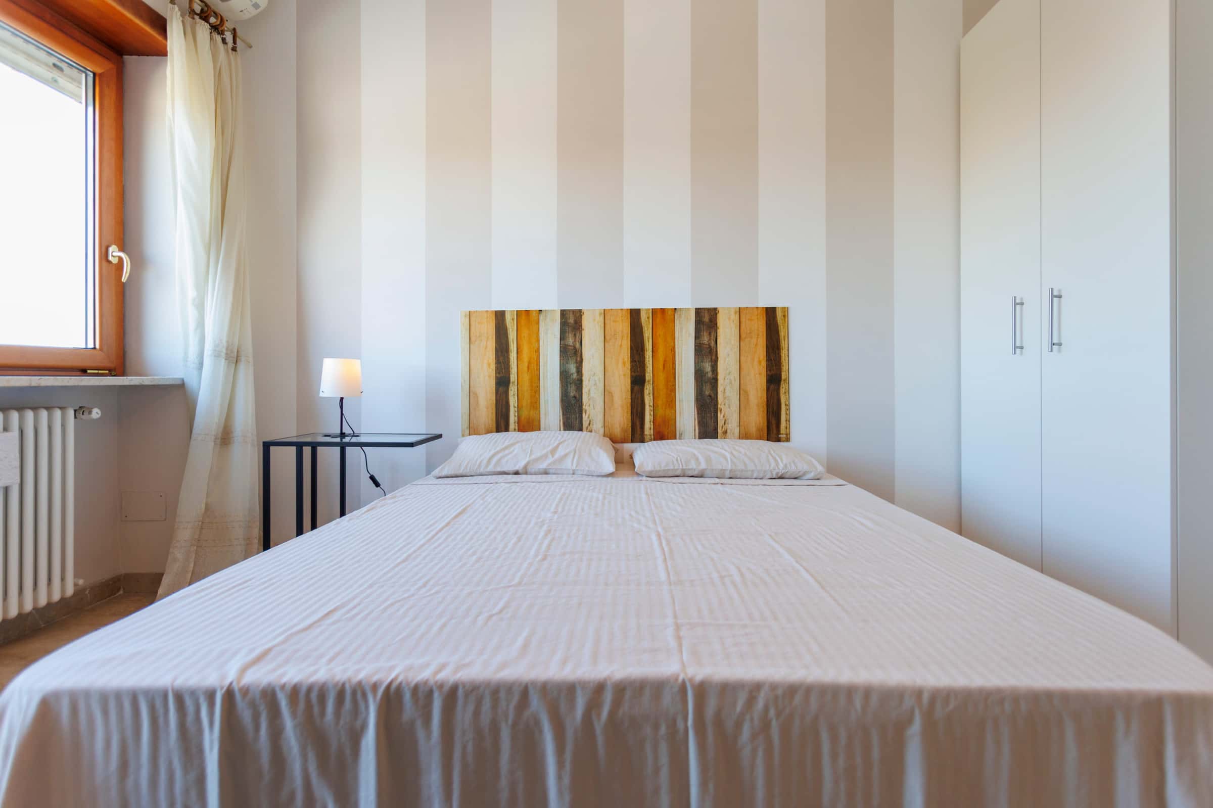 Stanza 9 in via Padre Semerio, Roma (vista Castelli Romani)