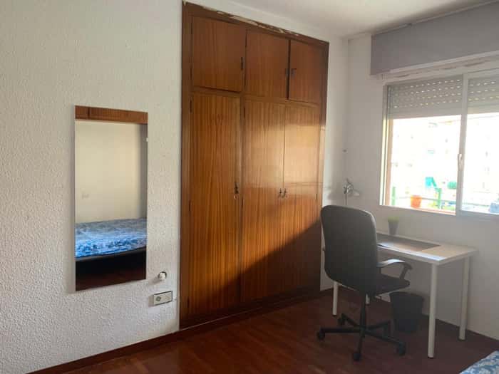 Listing photo thumbnail