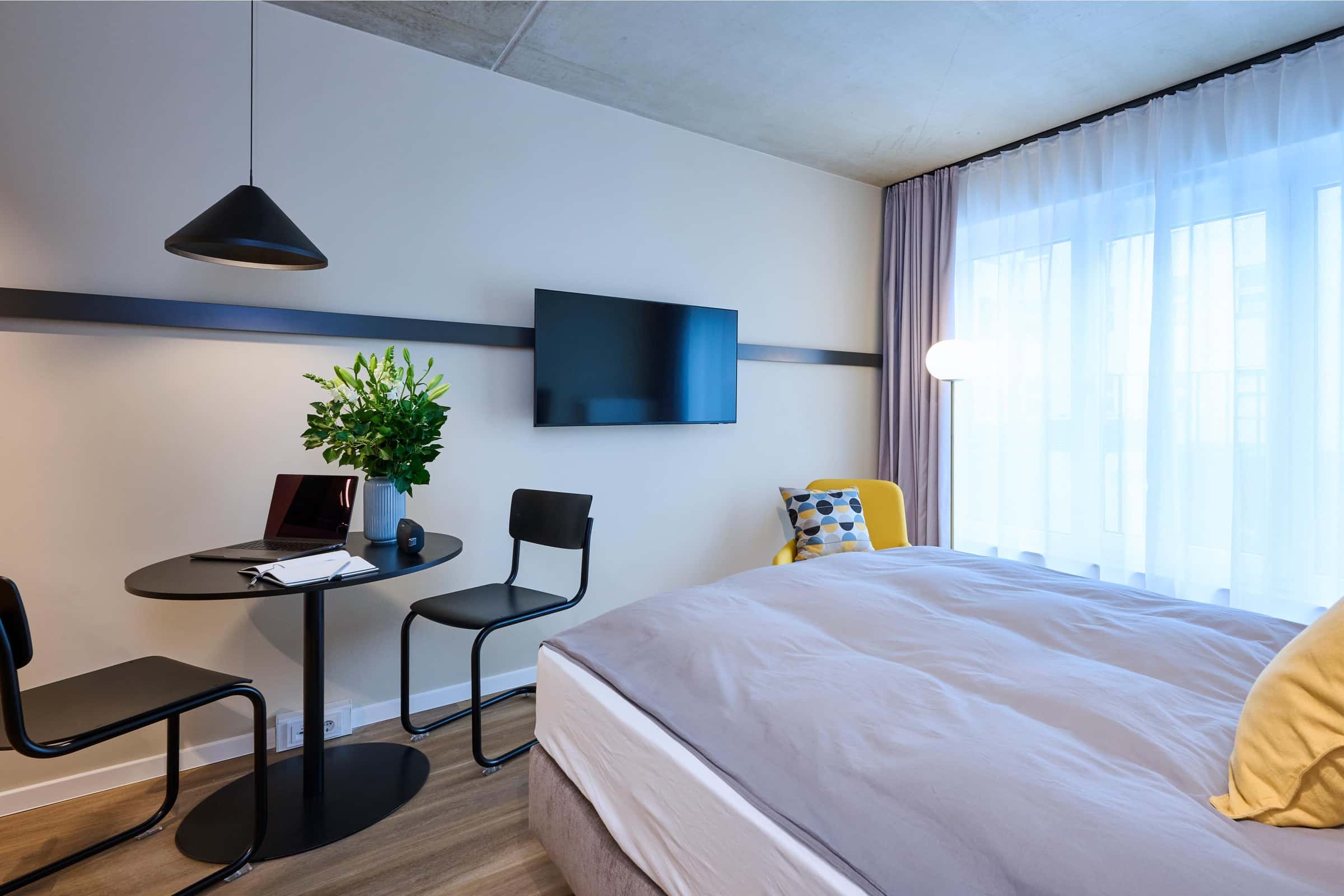 Reduced Rent - All Incl. rent - Fully furnished studio in Charlottenburg - 5 mins away from U7/U2 subway lines