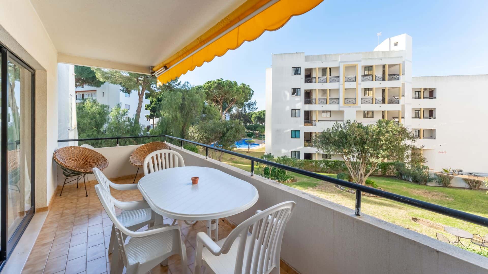 2 BDR Flat With Pool in Vilamoura