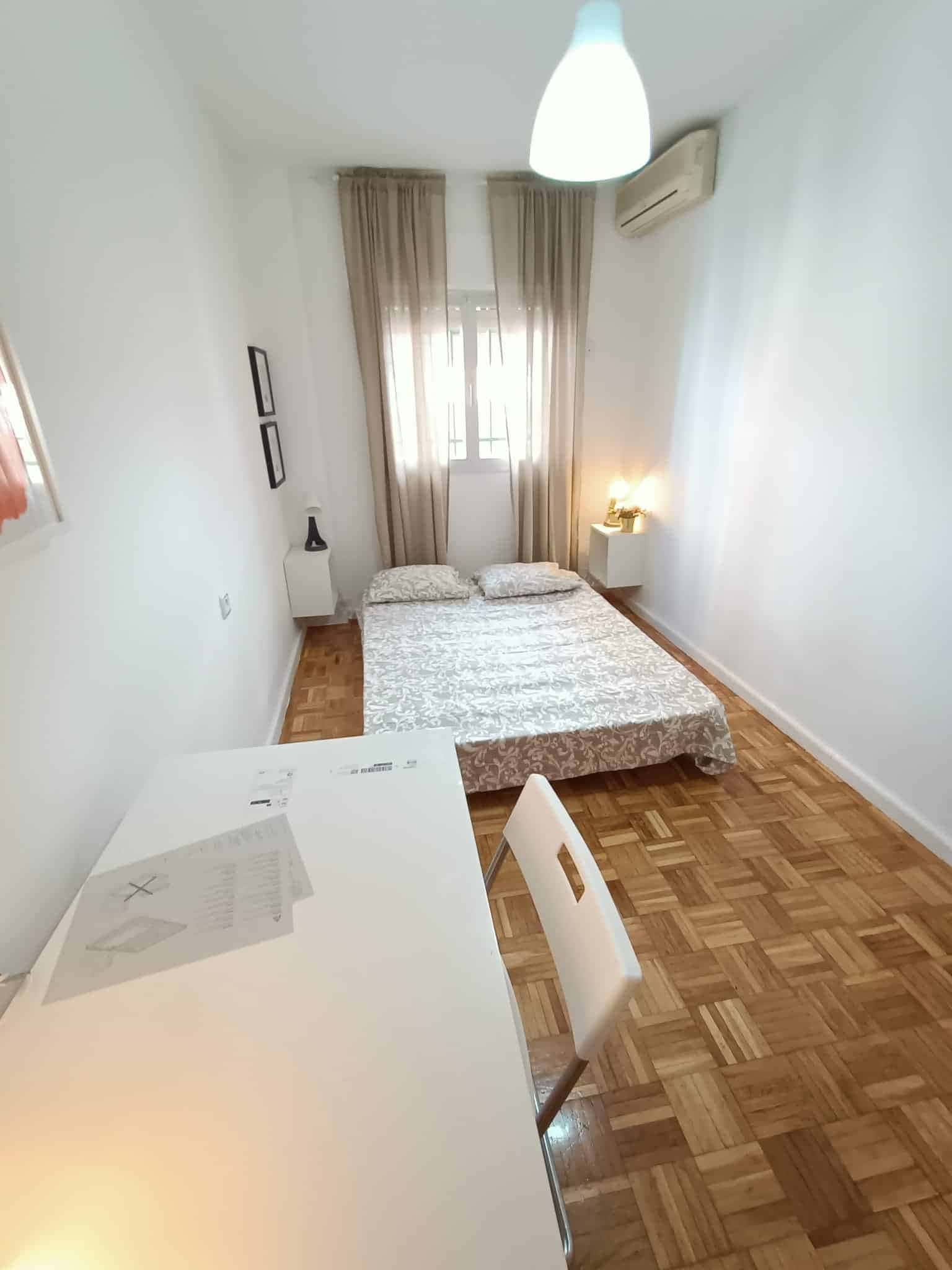 Habitación privada en Gregorio Navas, Madrid