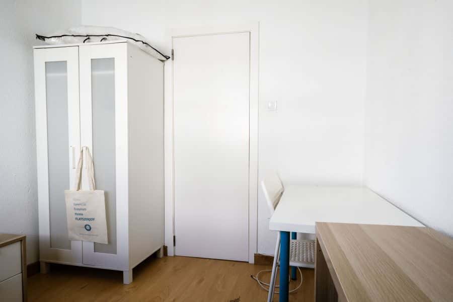 Habitación en piso de 4 habitaciones en Algirós