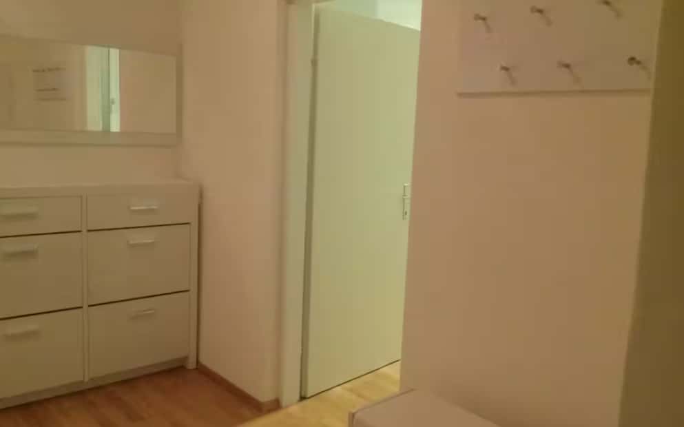 Geheim T17: ruhig, Innenhoflage, länglicher Balkon