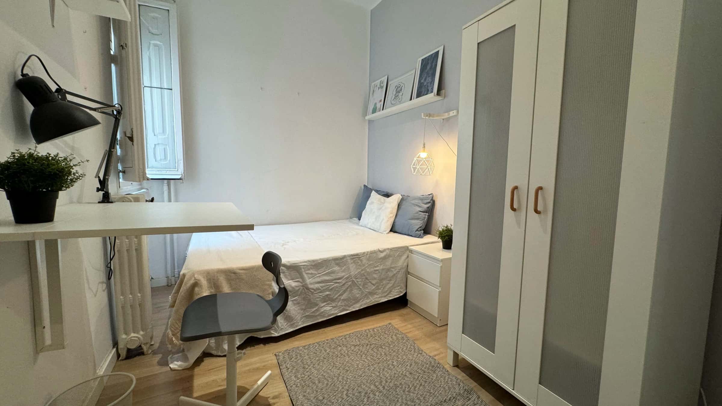 Stanza in Calle de Vallehermoso, Madrid di 100 m² con 5 camere