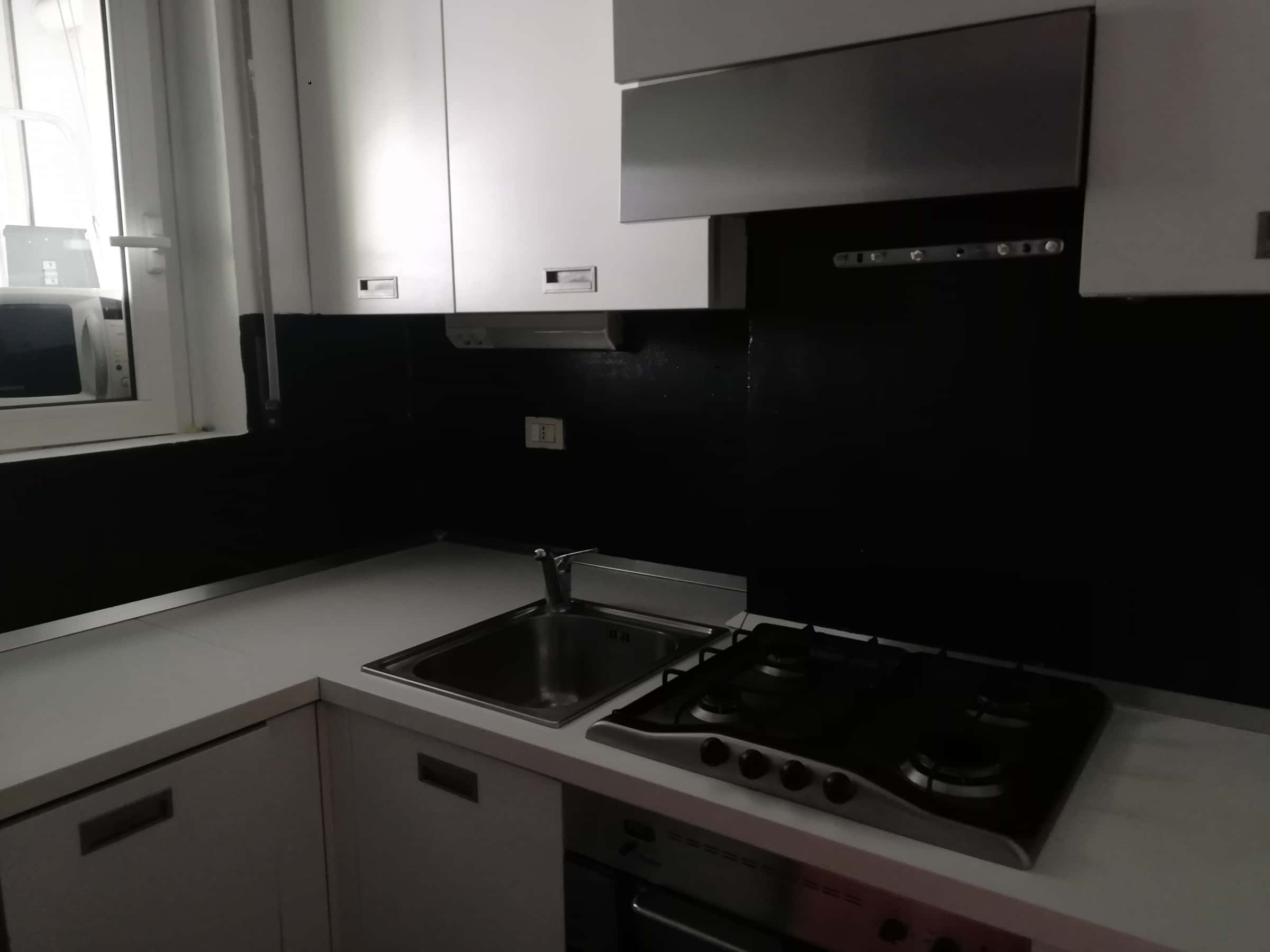 Stanza in Via Collecchio, Milano di 100 m² con 2 camere