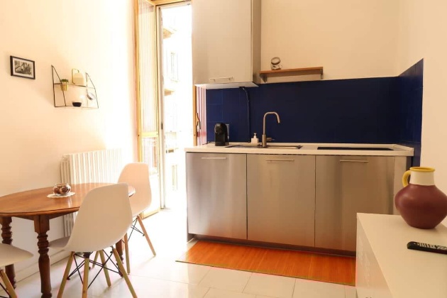 Listing photo thumbnail