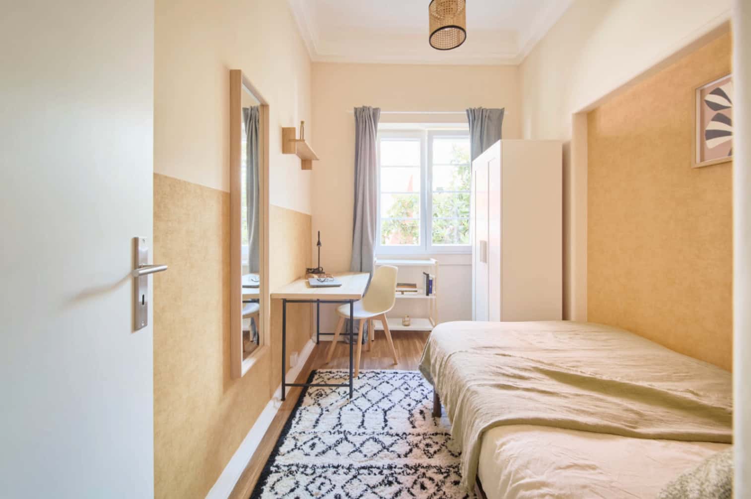 Room in Lisbon, close to the metro - Room 7
