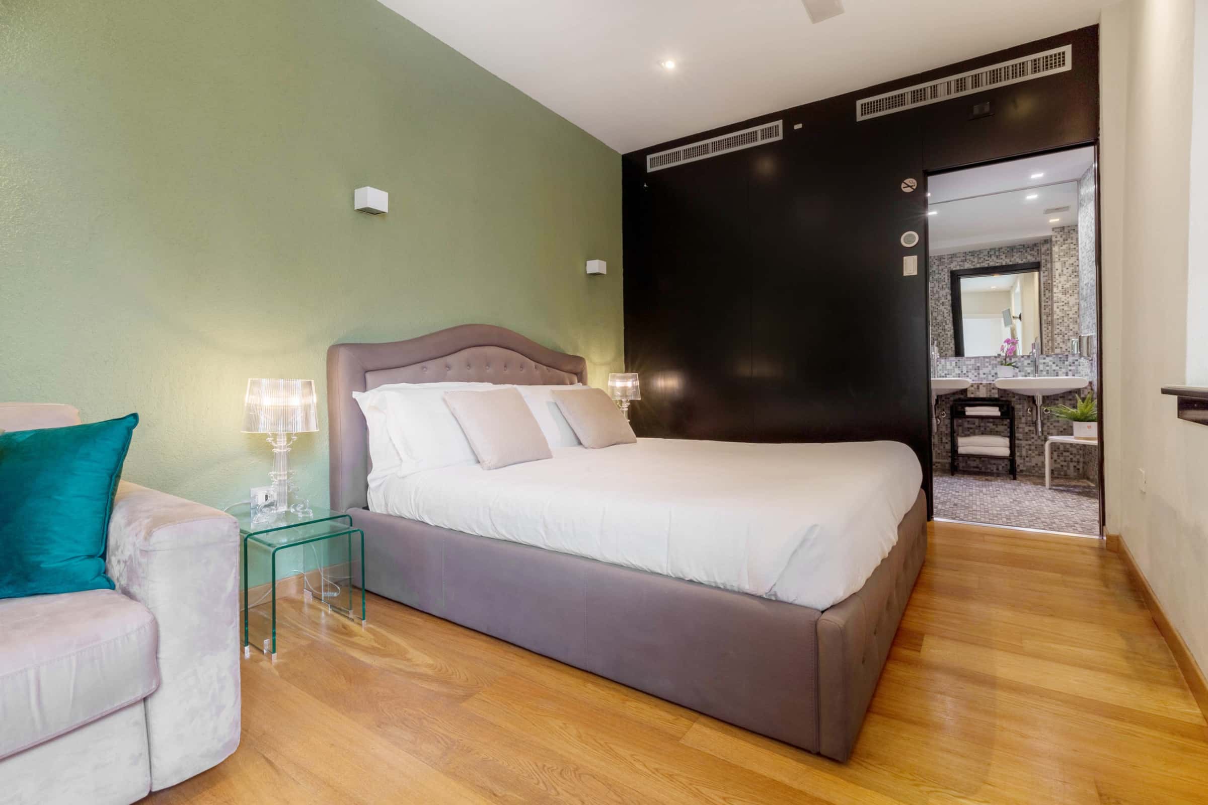 Room in Via Pietro Martini, Cagliari for 105 m² with 3 bedrooms